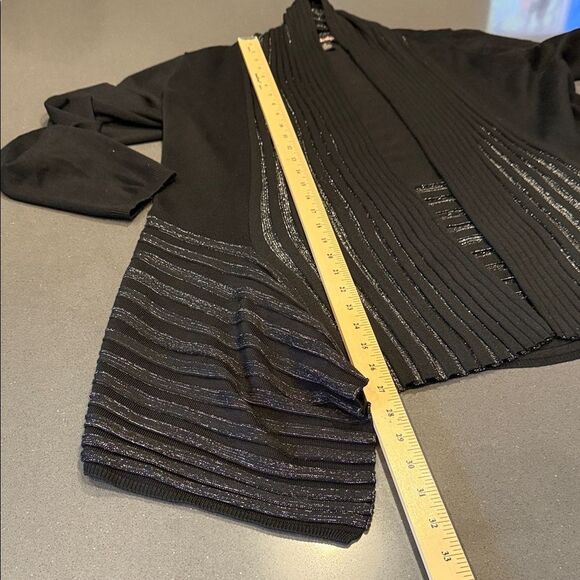 Chic Black and Silver Turtleneck Sweater - Picture 6 of 9